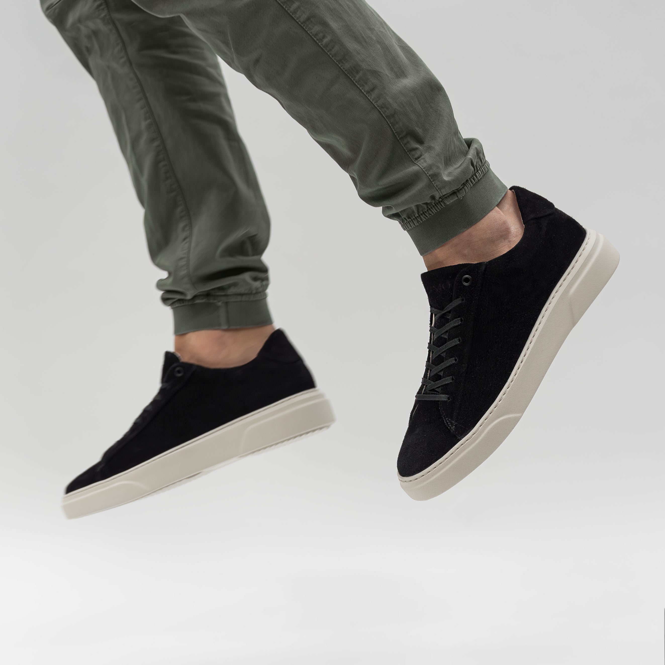 OMNIO KEA BASE Black Suede